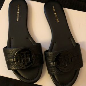 Tommy Hilfiger black sandals New never worn.